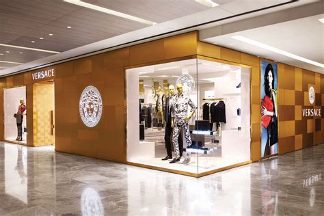 versace singapore store.